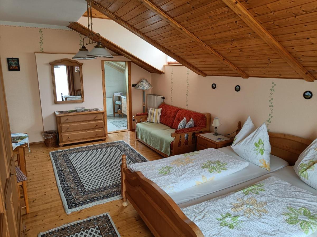 Haus Sundl - Privatzimmer เอมแมร์สดอร์ฟ อัน แดร โดเนา ภายนอก รูปภาพ