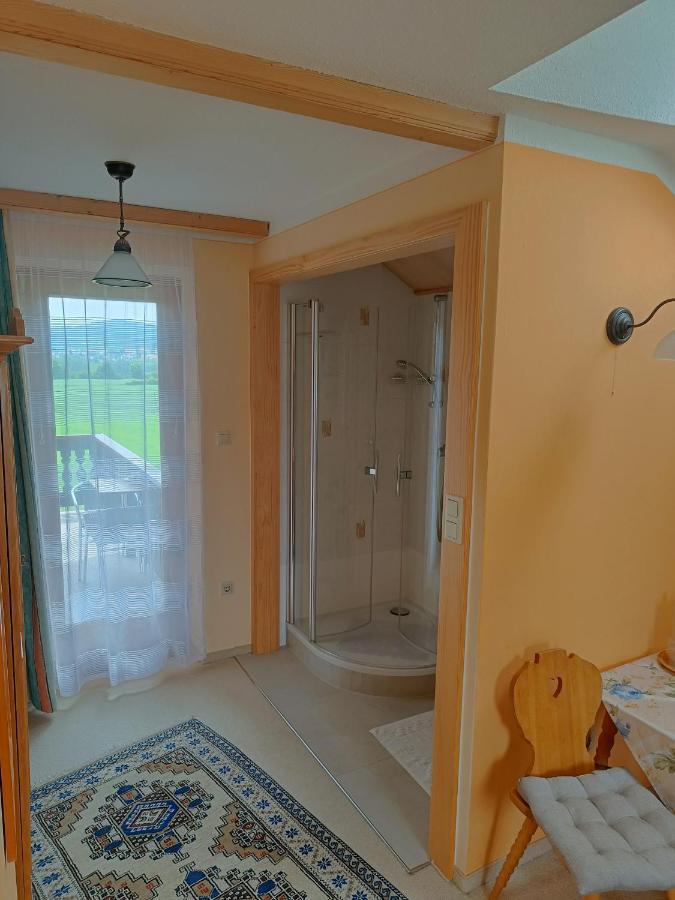 Haus Sundl - Privatzimmer เอมแมร์สดอร์ฟ อัน แดร โดเนา ภายนอก รูปภาพ