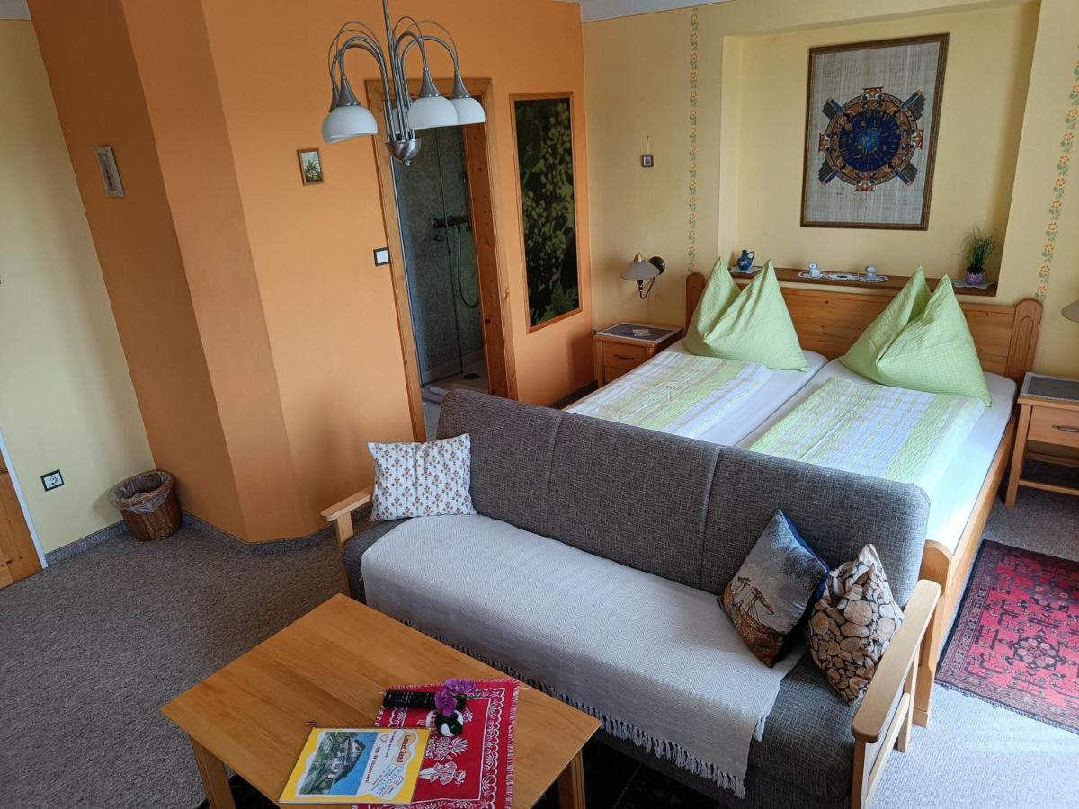 Haus Sundl - Privatzimmer เอมแมร์สดอร์ฟ อัน แดร โดเนา ภายนอก รูปภาพ