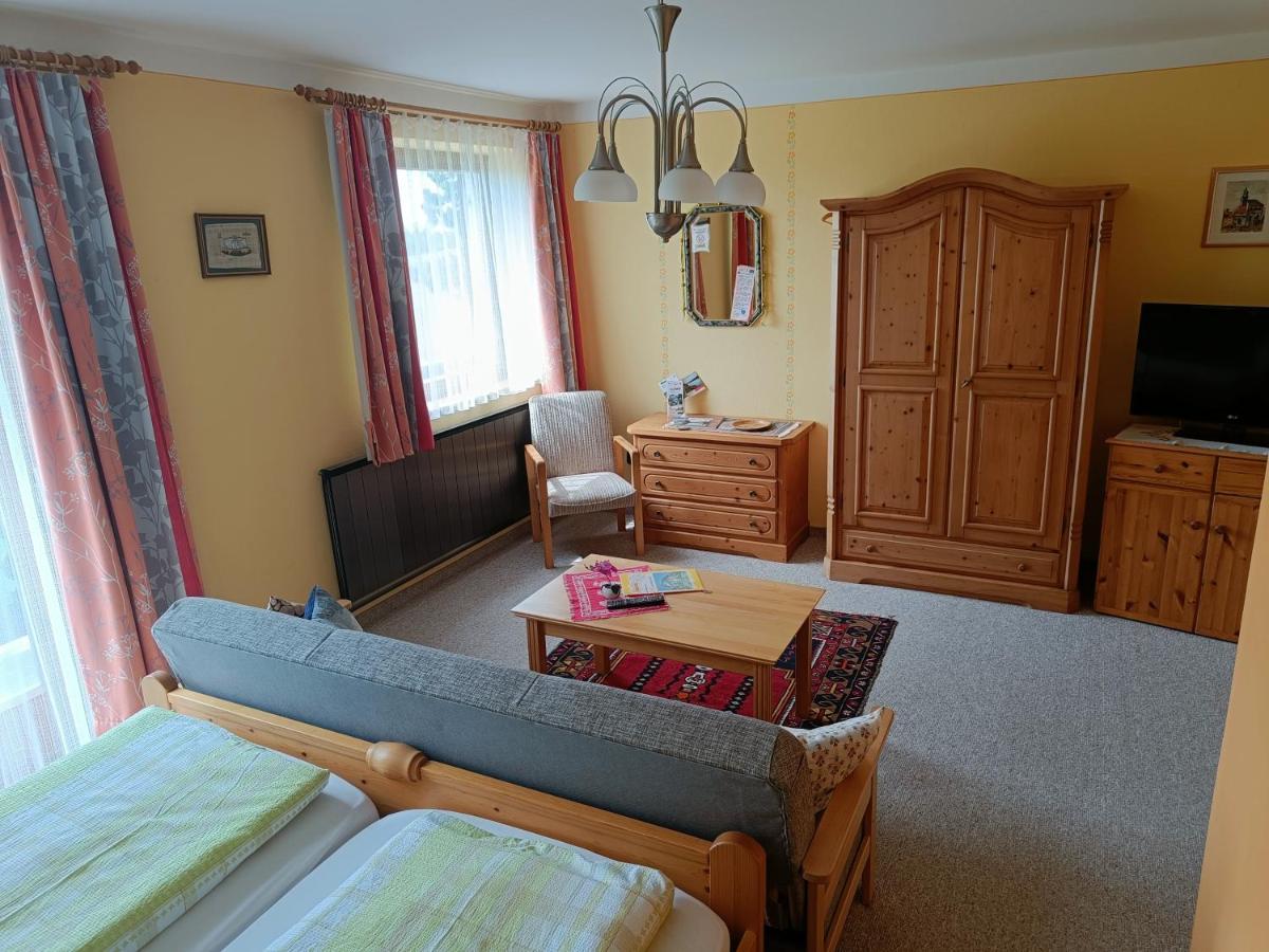 Haus Sundl - Privatzimmer เอมแมร์สดอร์ฟ อัน แดร โดเนา ภายนอก รูปภาพ