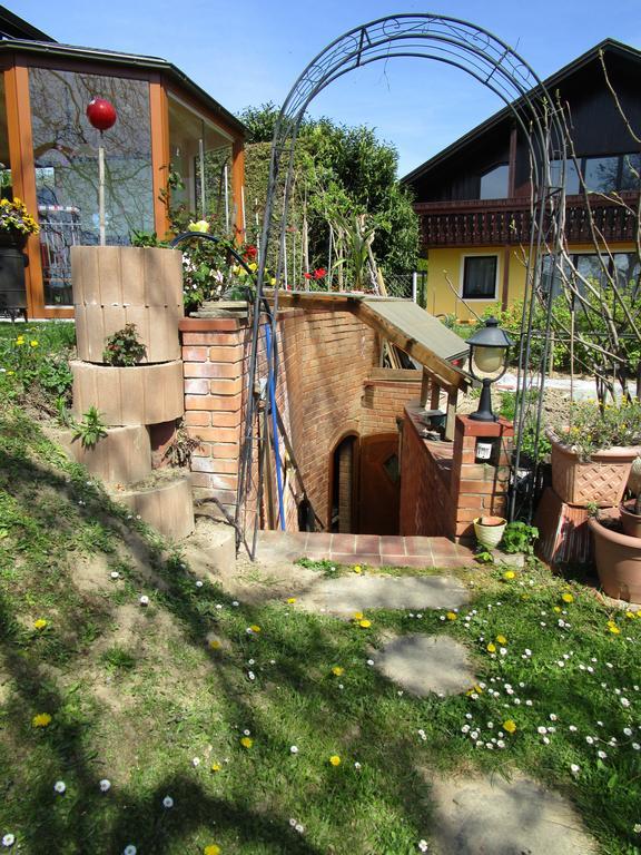 Haus Sundl - Privatzimmer เอมแมร์สดอร์ฟ อัน แดร โดเนา ภายนอก รูปภาพ