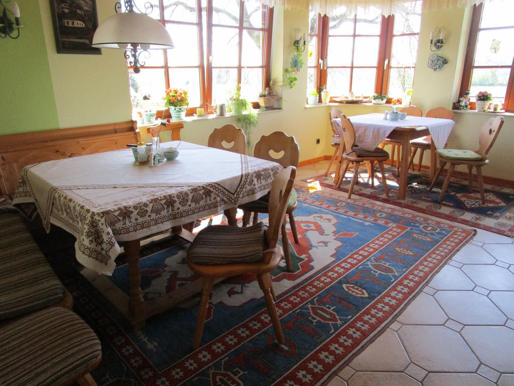 Haus Sundl - Privatzimmer เอมแมร์สดอร์ฟ อัน แดร โดเนา ภายนอก รูปภาพ